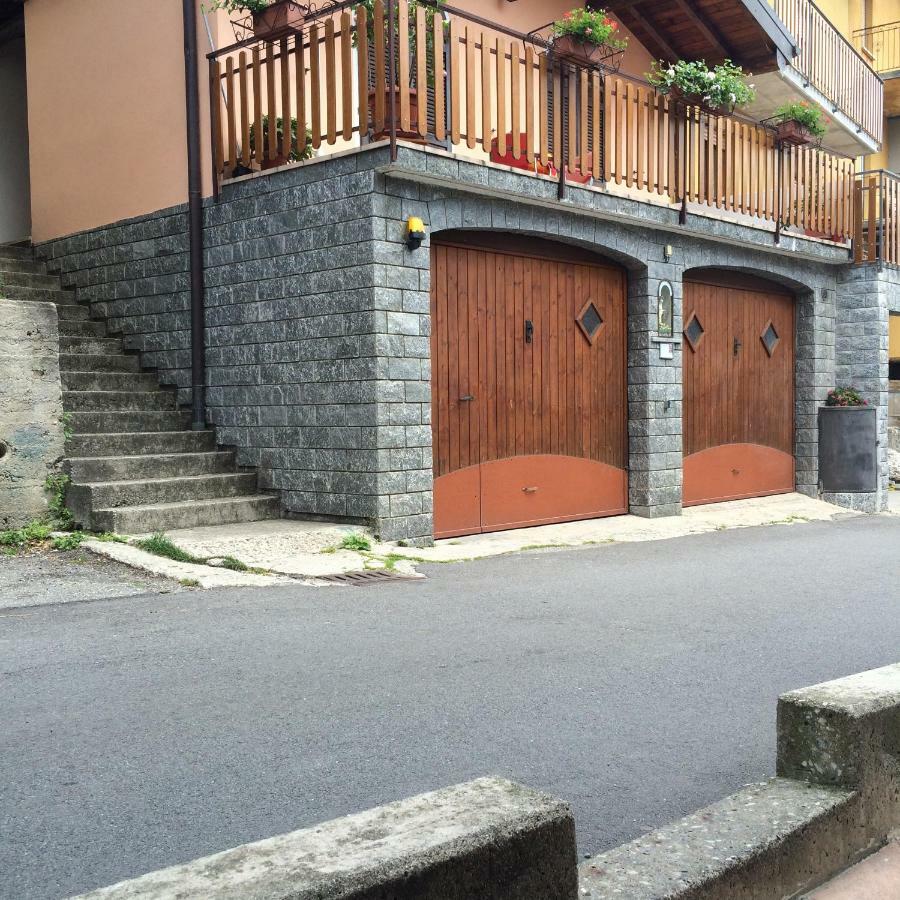 Chalet Con Piscina Garzeno Exterior photo