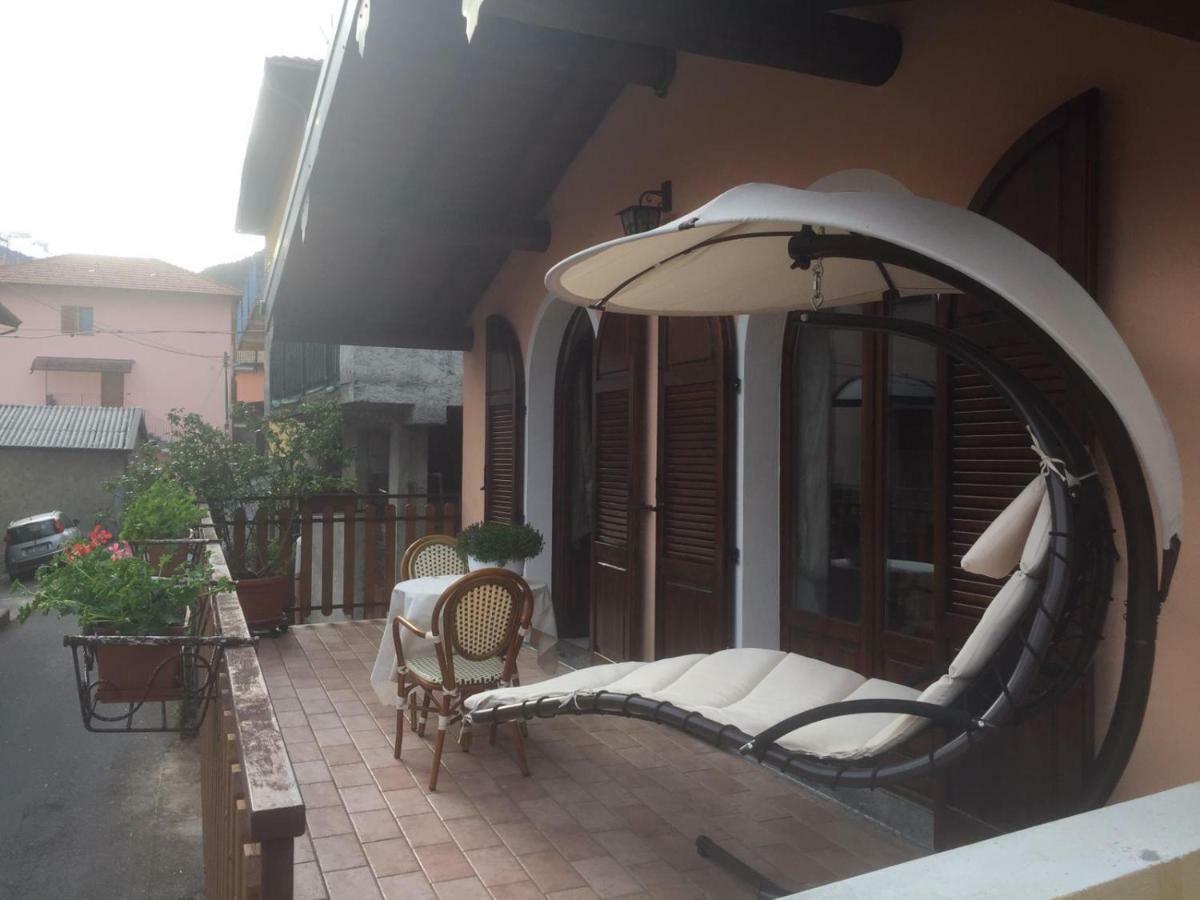 Chalet Con Piscina Garzeno Exterior photo