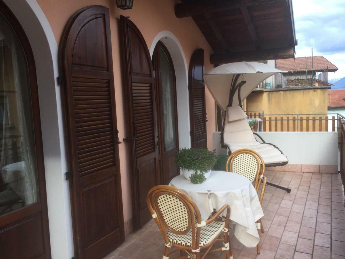 Chalet Con Piscina Garzeno Exterior photo