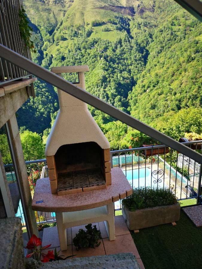 Chalet Con Piscina Garzeno Exterior photo